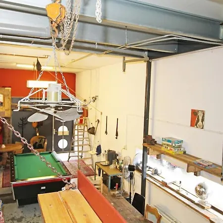 Warehouse In Spacious Industrial Workshop * アムステルダム