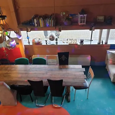 Warehouse In Spacious Industrial Workshop Apartment