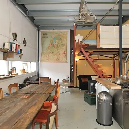 Apartman Warehouse In Spacious Industrial Workshop Amszterdam