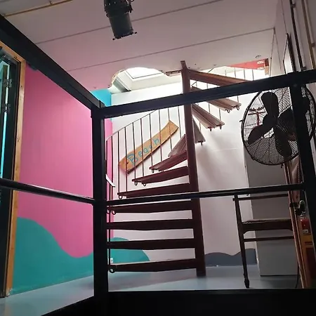 Warehouse In Spacious Industrial Workshop Apartment *